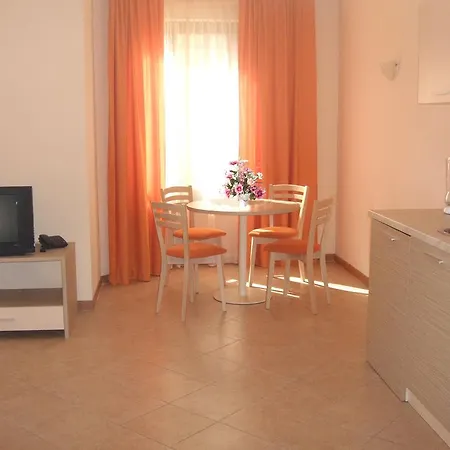 Hotel apartamentowy Royal Sun 2*